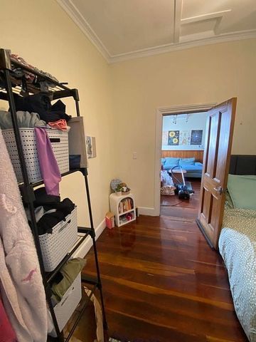 Cool sunny home in great location - pets welcome! - Photo 2