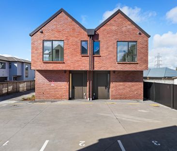 Brand New Townhouse Living in the Heart of Pakuranga - Photo 1