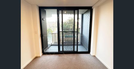 STUNNING TWO BEDROOM APARTMENT W/PARKING FOR LEASE - Photo 3