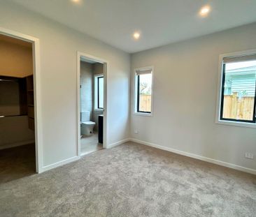 5 Bedrooms on Derrett Pl - Photo 1