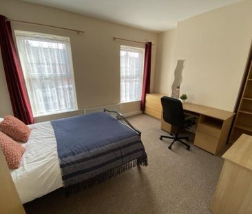 4 bedroom terraced house to rent - Photo 6