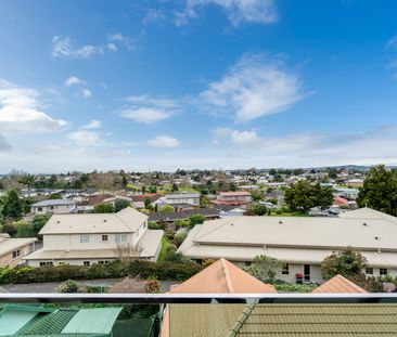 Carpark Included & One Week Rent Free - Photo 6