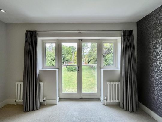 5 bedroom detached house to rent - Photo 1