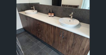 Brand new 4 x 2 forest facing family home in Cowaramup - Photo 5