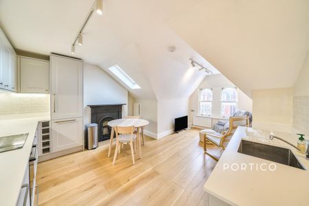 2 bedroom flat to rent - Photo 2