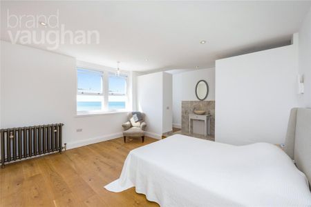 4 bedroom flat to rent - Photo 3