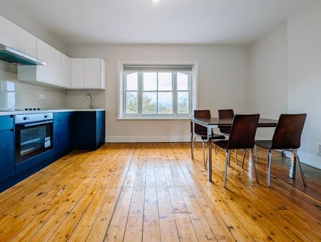 2 Bed Flat, Charlton Road, SE3 - Photo 5