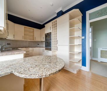 3 bedroom flat to rent - Photo 5