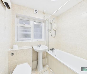 Hayling Court, Broadfield - Photo 2