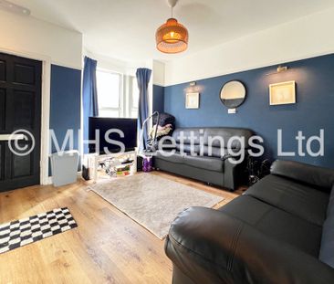 5 Bedroom Mid Terraced House for rent in Ashville Avenue - Photo 2