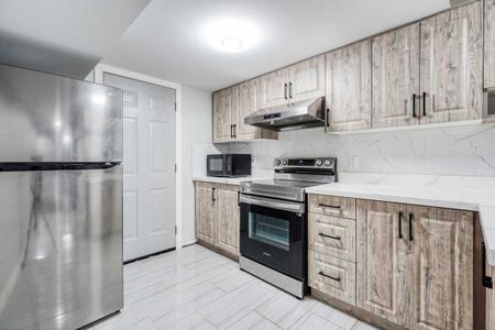 For Lease - 1053 Orenda Street, Pickering, Ontario - Photo 3