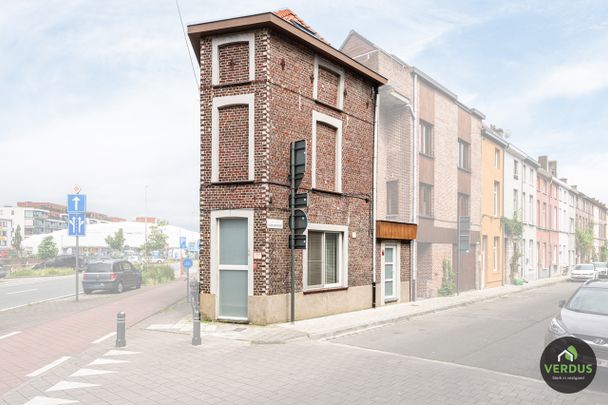 Lichtrijke gerenoveerde hoekwoning te Gent - Foto 1