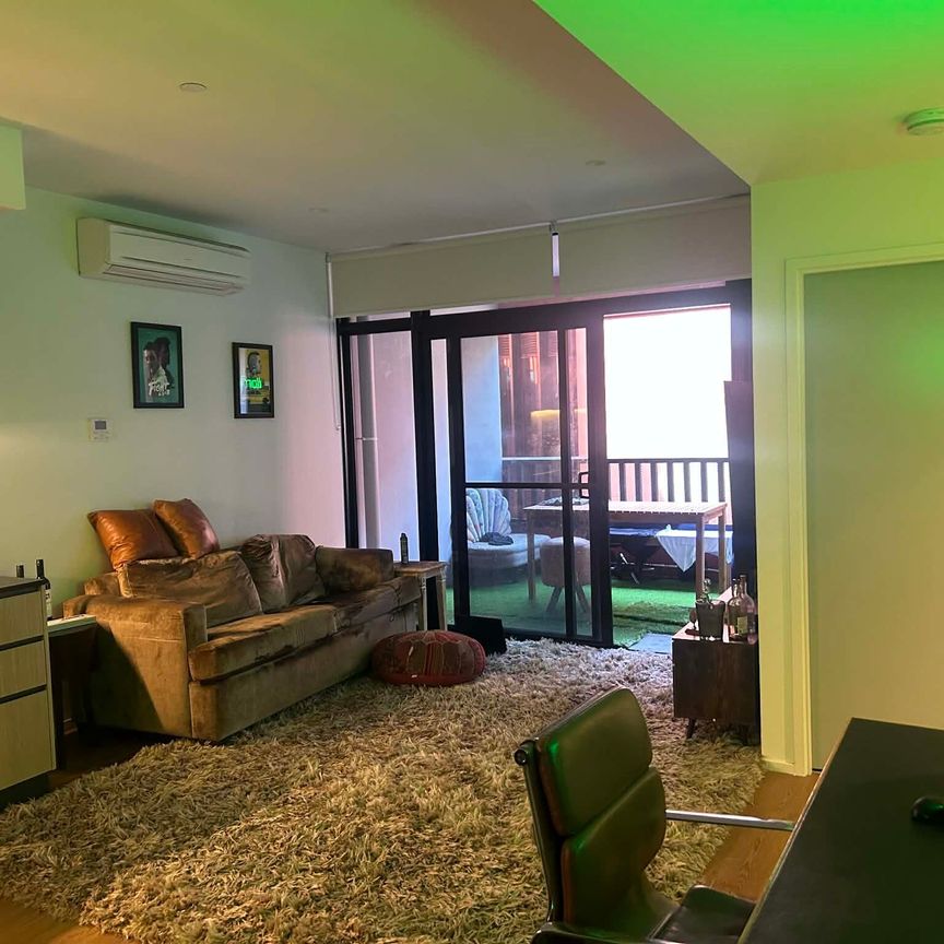 Flemington - Photo 1