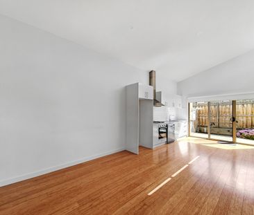 QUALITY LIVING, PRESTIGIOUS LOCATION - Photo 3