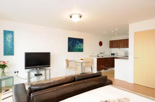 Studio to rent - Photo 1