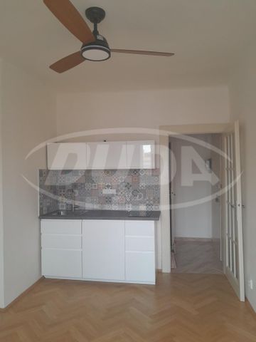 Pronájem bytu 1+kk 17 m2 - Photo 2