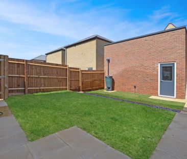 5 bedroom semi-detached house to rent - Photo 4