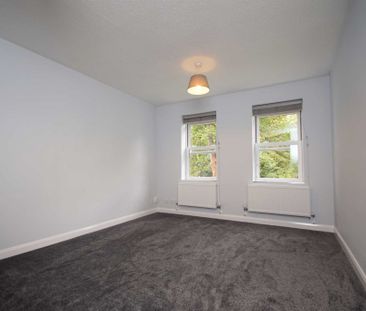 1 bed First Floor Flat for rent - Photo 2