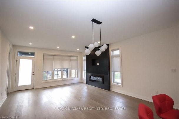 For Lease - 9150 WILLOUGHBY Drive Unit# 27, Niagara Falls, Ontario - Photo 1