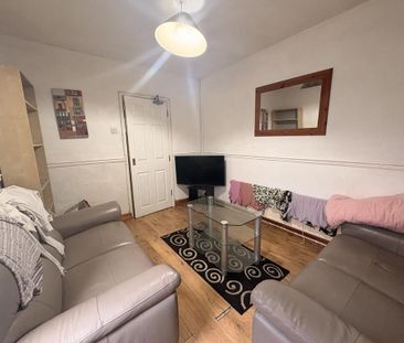 4 bedroom house to rent - Photo 2