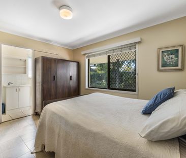 Coastal Comfort and Charm in the Heart of Mooloolaba - Photo 6