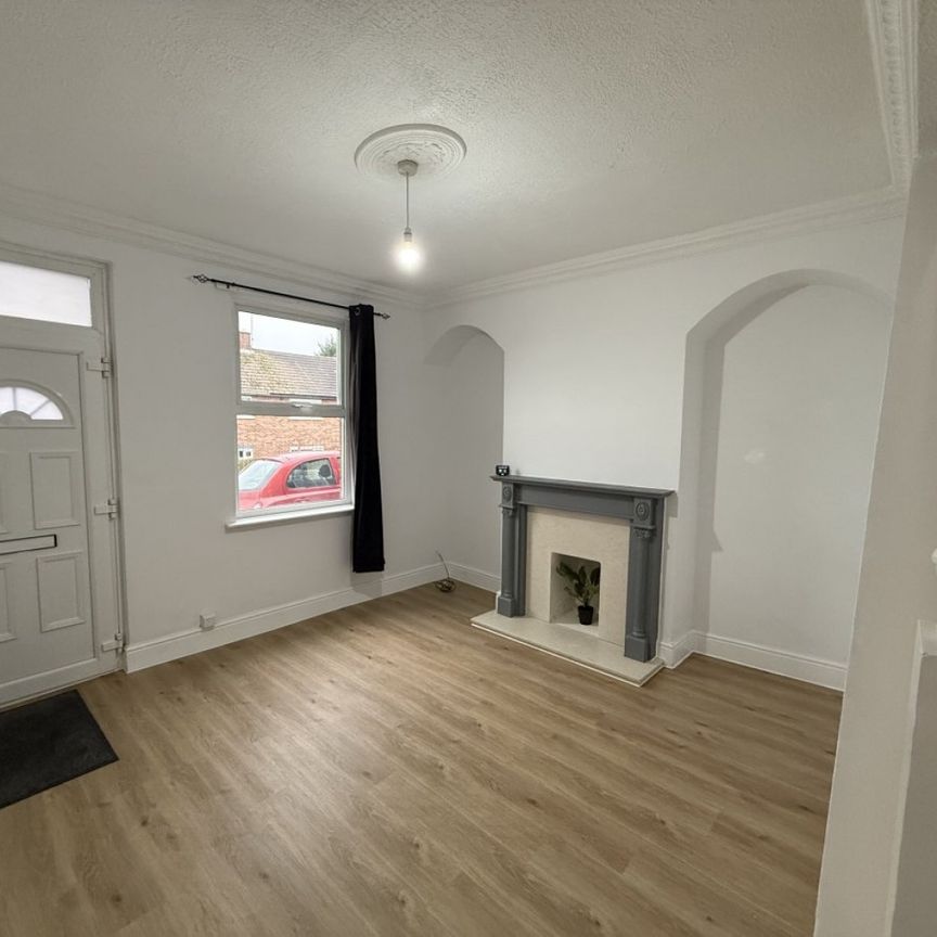3 bed Terraced - To Let - Photo 1