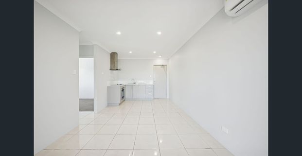 STUNNING 2 BEDROOM APARTMENT! - Photo 1