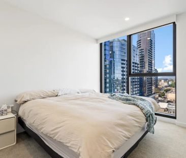 Stunning Apartment in the Heart of Box Hill. - Photo 2