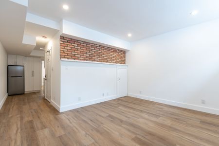 For Lease - 174 Wheeler Avenue Unit# 1, Toronto, Ontario - Photo 2