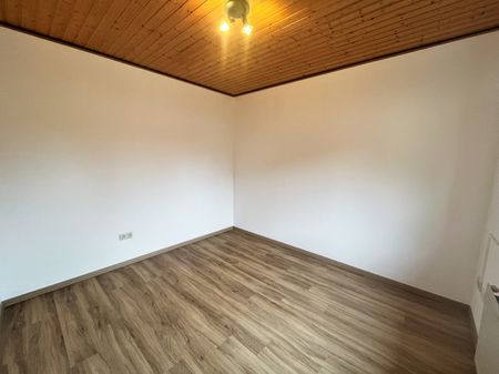 Charmante 2-Zimmer-Einliegerwohnung mit Terrasse und Einbauküche - Photo 5