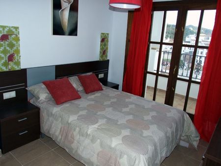 Penthouse For Long Term Rental In Frigiliana - Photo 4