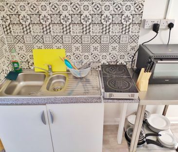 Studio Flat, Brighton, BN1 - Photo 4