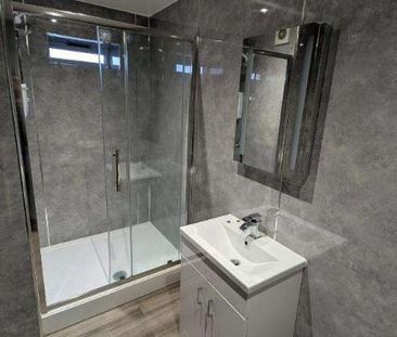 Manchester Road, Heywood, OL10 - Photo 3