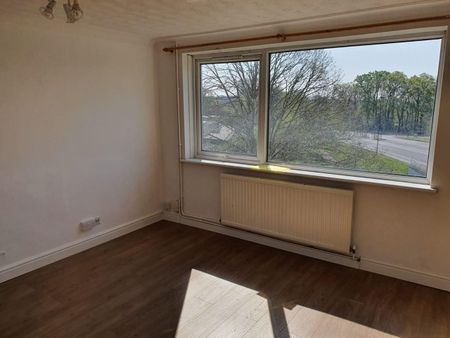 2 Bed Flat, Taranto Road, SO16 - Photo 3