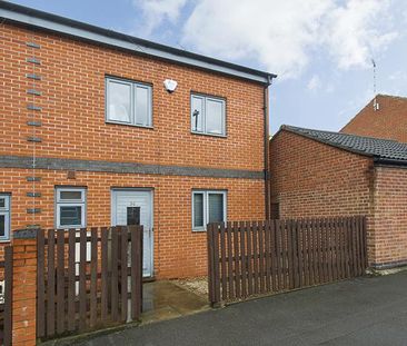 4 bedroom townhouse to rent - Photo 1