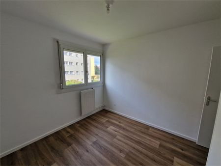 Location Appartement 4 pièces 73m² - Photo 2