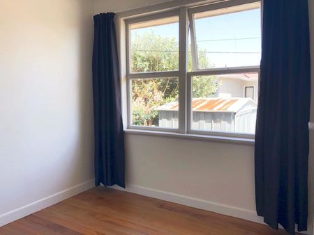 Walk to schools - Photo 3