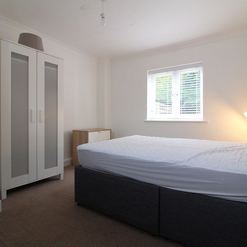 Pages Gardens, Reading, RG8 7JE - Photo 1