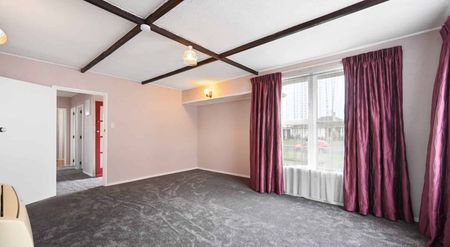 Charming Three Bedroom Home in the Heart of Fairfield - Photo 4