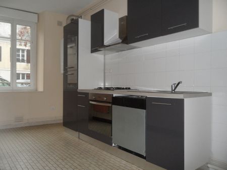 Location Appartement 3 pièces 70m² BOURGES 18000 - Photo 2