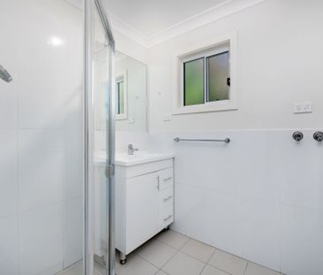 Modern & Spacious Villa Style Home - Photo 2