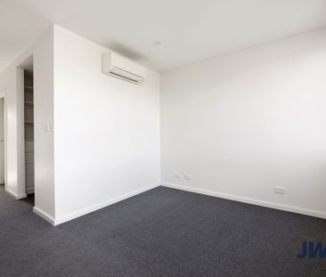 Impeccably designed with a contemporary inner-city vibe - Photo 3