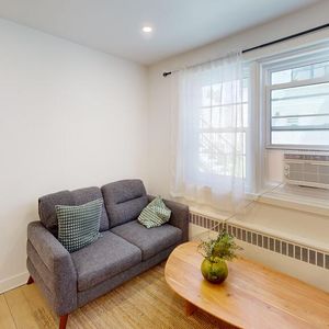 3½ Apartment – 1 Bedrooms - Photo 2
