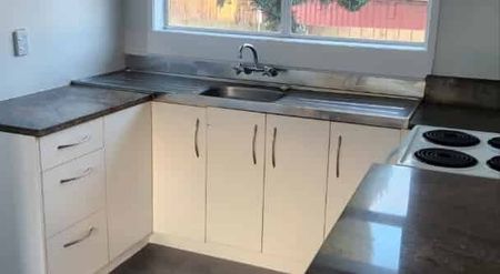 Three Bedroom Home - Photo 2