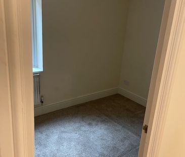 3 Bed Flat, Portland Road, SE25 - Photo 3