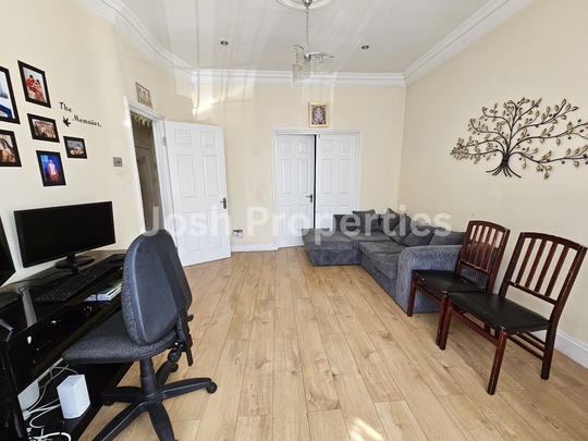 5 bedroom terraced house to rent - Photo 1