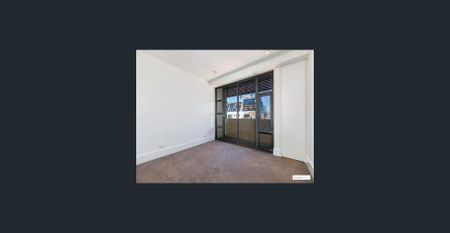 Stylish 2-Bedroom Apartment in the Heart of Prahran – Available Now! - Photo 2