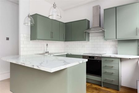 A charming two bedroom apartment in the popular village area of Tunbridge Wells - Photo 2