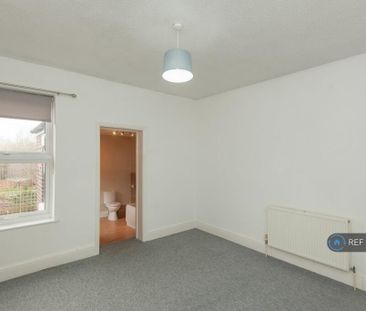 2 bedroom semi-detached house to rent - Photo 2
