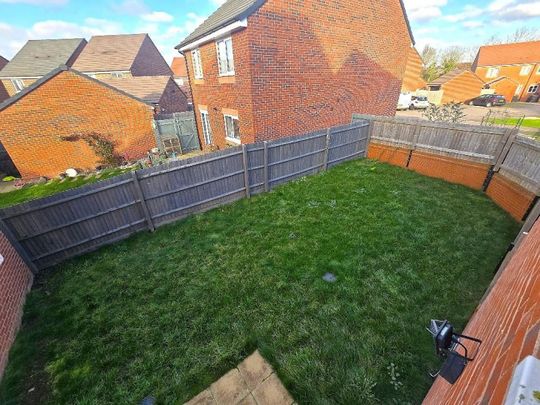 3 Bed Detached house For Rent - Photo 1